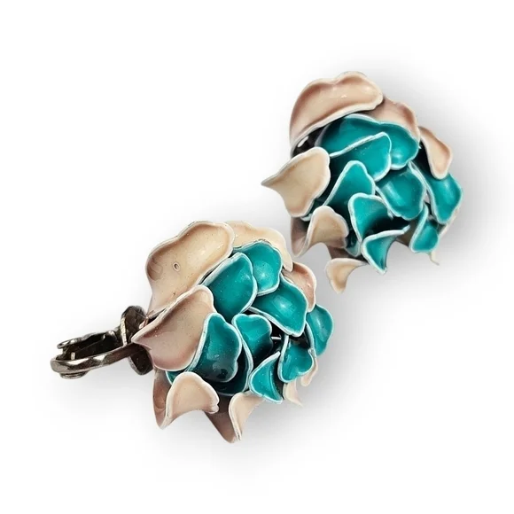 Vintage Flower Earrings Blue Peach Enamel Swirled Petals Clip On Dimensional ~1" - Picture 2 of 7